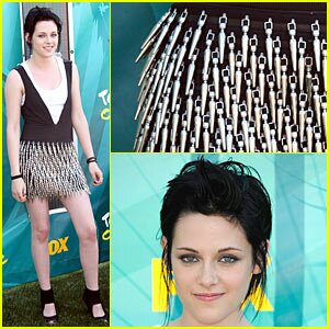 kristen-stewart-spiky-skirt-teen-choice-awards kristen-stewart-spiky-skirt-teen-choice-awards