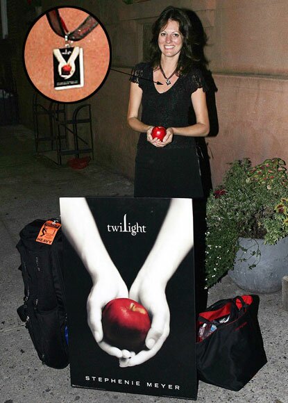 womanfromposter womanfromposter