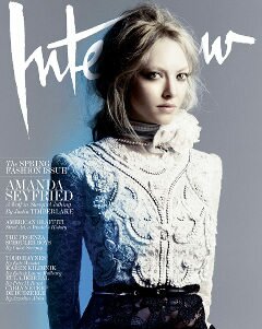 *Feb 01 - 00:05*05_Flatbed_Photodesk Amanda Seyfried Interview